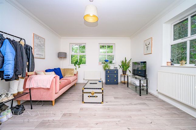 Beechfield Road, Hemel Hempstead 2 bed flat for sale