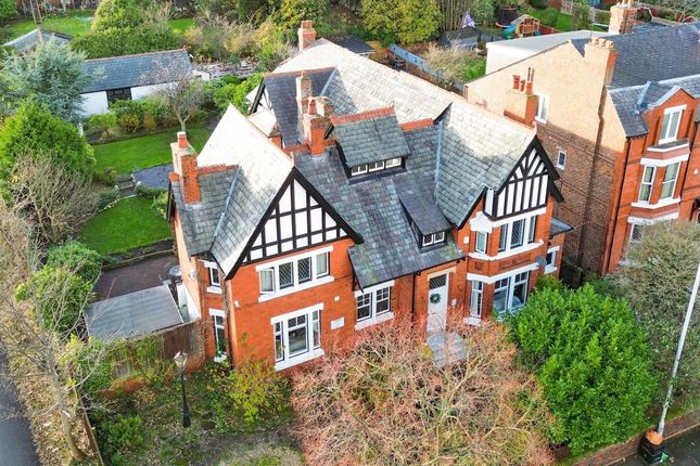 6 bedroom detached house for sale