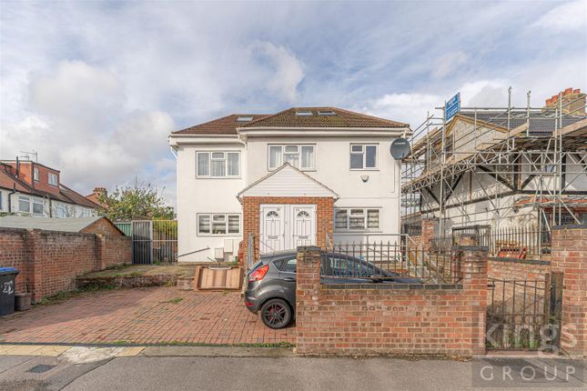 Leyland Avenue, Enfield 2 bed maisonette for sale