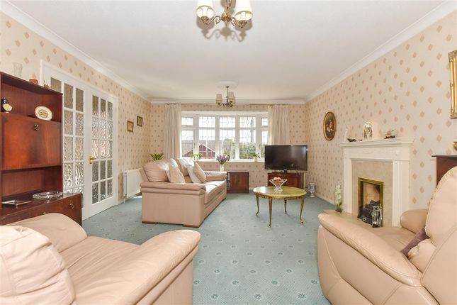 4 bed detached house