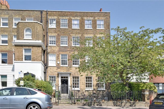 West Grove, Greenwich, London, SE10 2 bed apartment for sale