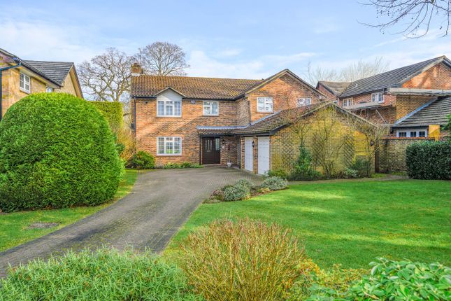 Southerland Close, Weybridge, KT13 4 bed detached house for sale