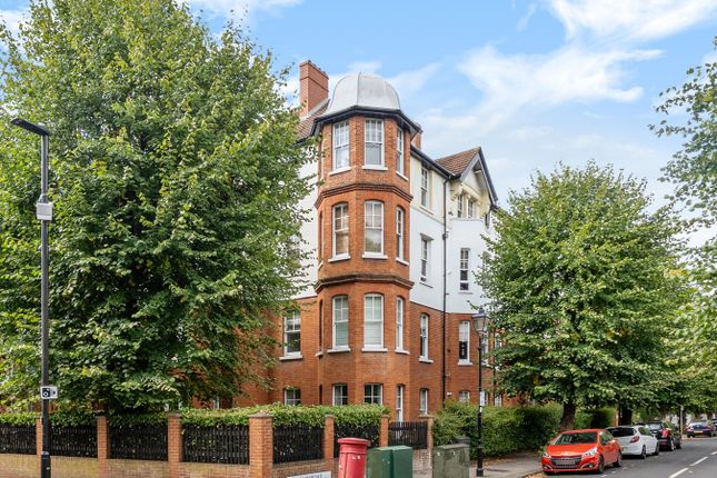 Esmond Gardens, South Parade, London W4 2 bed flat for sale