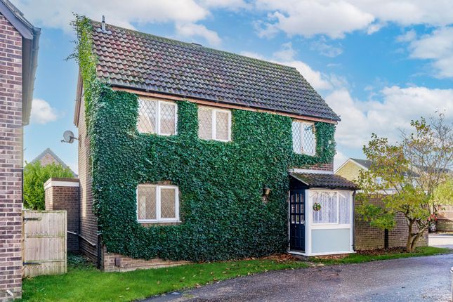 Edgefield Close, Old Catton 3 bed detached house for sale