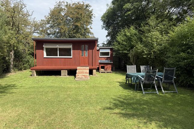 2 bedroom detached house for sale