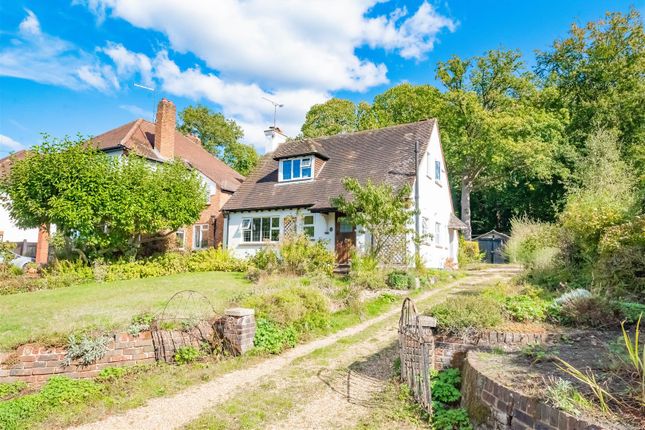 Pierrefondes Avenue, Farnborough 3 bed house for sale