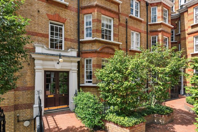 Bullingham Mansions, Pitt Street, London 2 bed flat for sale
