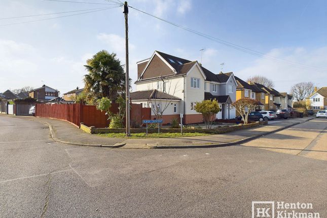 5 bedroom semi-detached house for sale