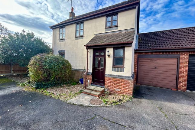 Horseshoe Close, Waltham Abbey 3 bed detached house for sale