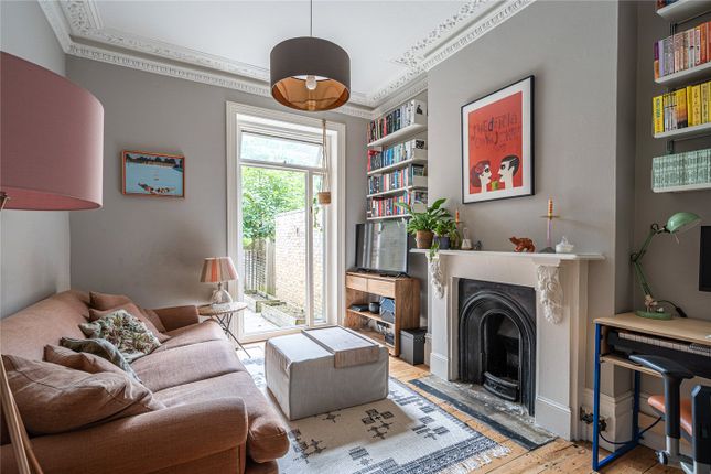 Deronda Road, London, SE24 2 bed apartment for sale