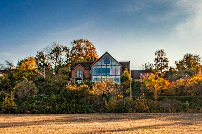 Oakridge House, Streatley on Thames, RG8 5 bed detached house for sale
