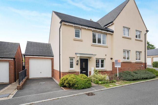 3 bedroom semi-detached house for sale