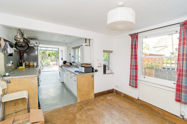 2 bedroom semi-detached house for sale