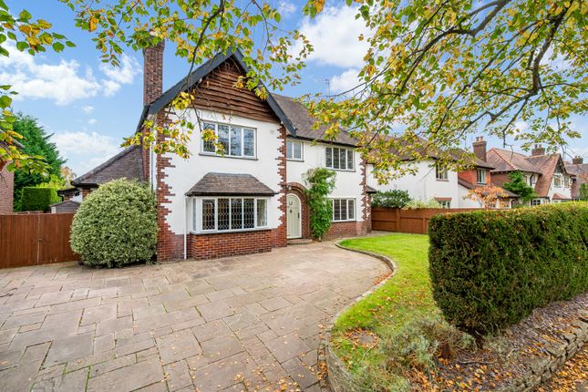 Broad Walk, Wilmslow, Cheshire, SK9 4 bed detached house for sale