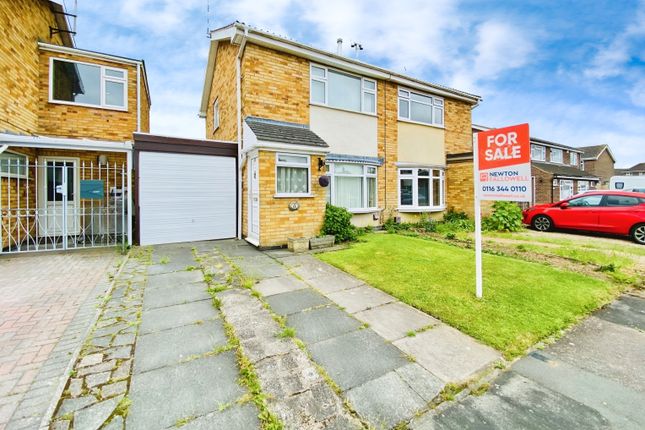 2 bedroom semi-detached house for sale