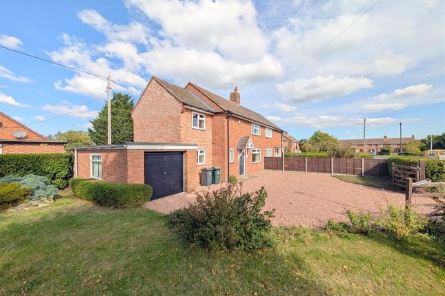 Queens Mead, Upton upon Severn 3 bed semi