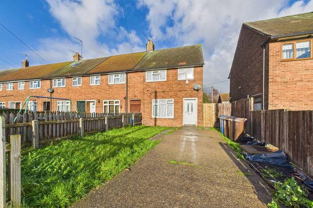Chelmsford Close, Hull, HU9 5DR 3 bed terraced house for sale