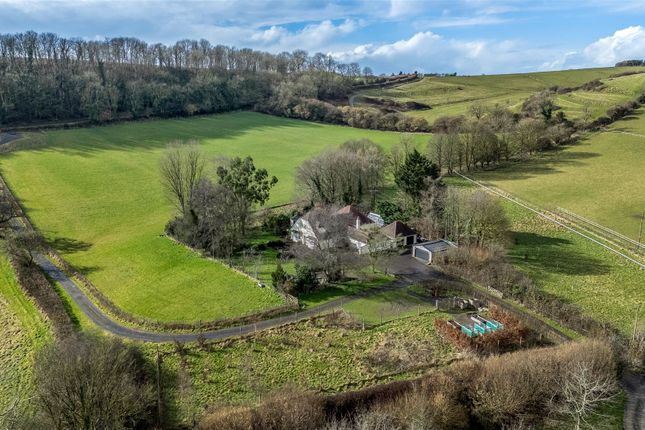 6 bed detached house