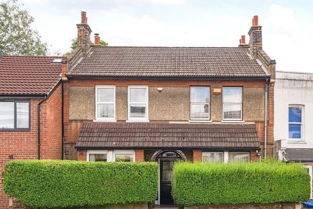 3 bed end terrace house