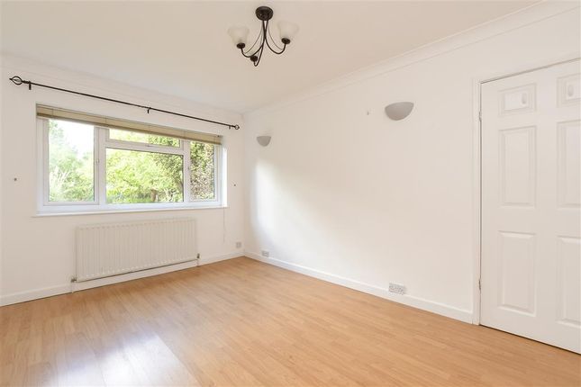 Cheyne Walk, Horley, Surrey 3 bed detached bungalow for sale