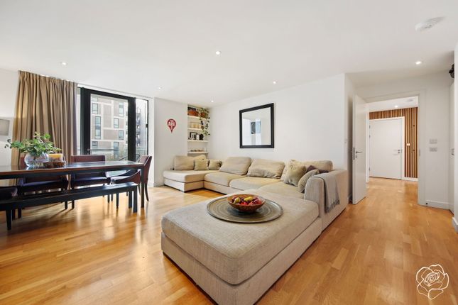 12 Scarlet Close, London E20 2 bed apartment for sale