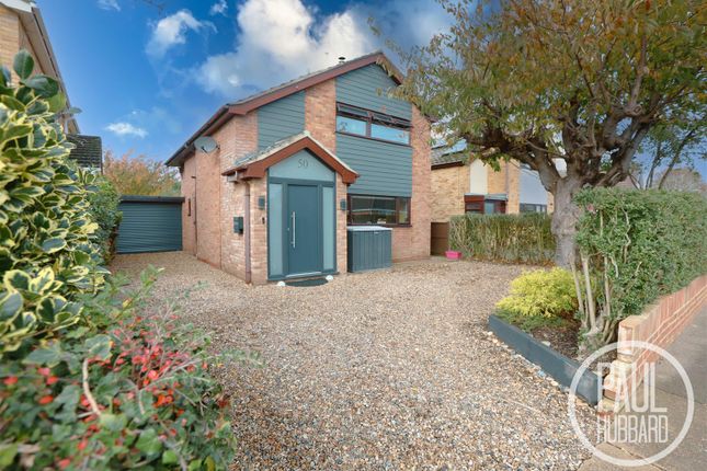 Squires Walk, Lowestoft, NR32 4 bed detached house for sale