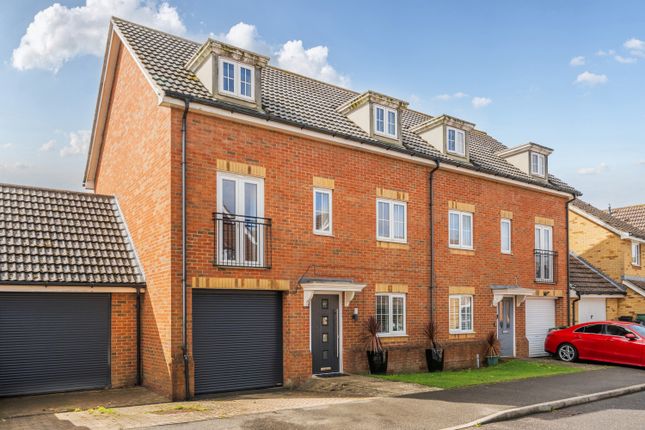 Campbell Road, Hawkinge, CT18 5 bed semi