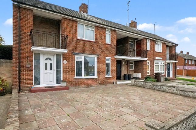 Gloucester Close, Rainham 1 bed ground floor maisonette for sale