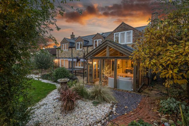 4 bed detached house