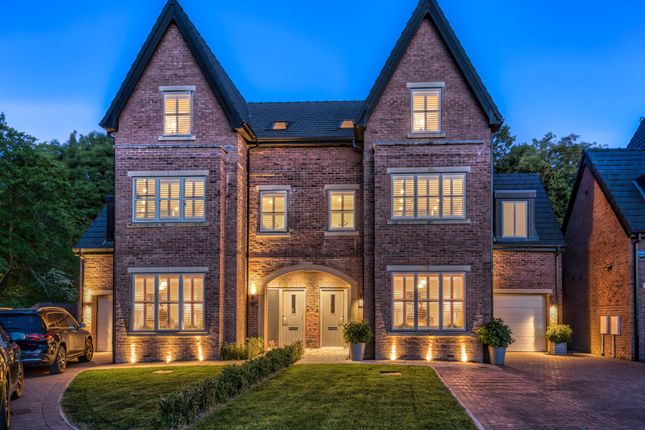 5 bedroom semi-detached house for sale