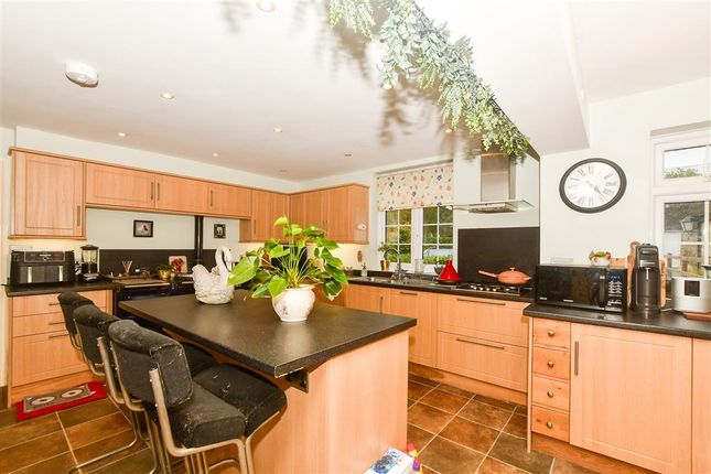 3 bed detached house