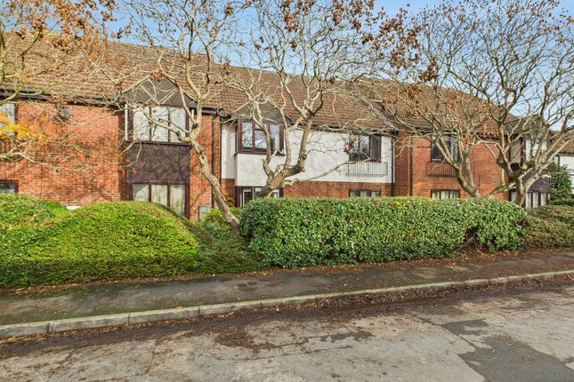 Lysons Avenue, Linden, Gloucester 1 bed maisonette for sale