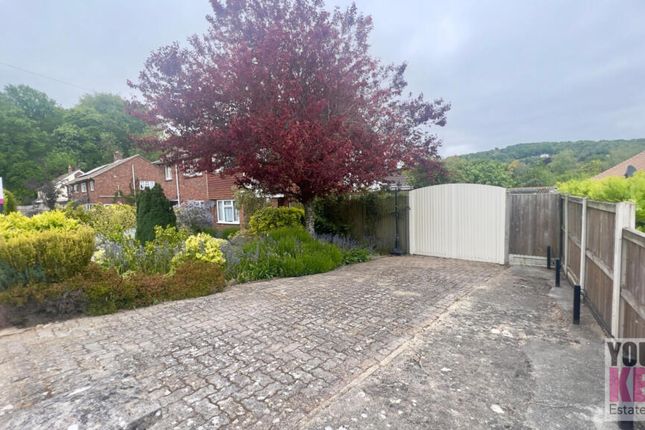 Chilton Way, River, Dover, Kent CT17 0QA 3 bed semi