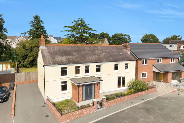 Clos Tir Ffynnon, Swansea SA4 5 bed detached house for sale