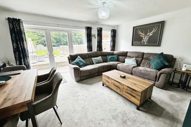 Trench Road, Telford TF2 3 bed detached house for sale