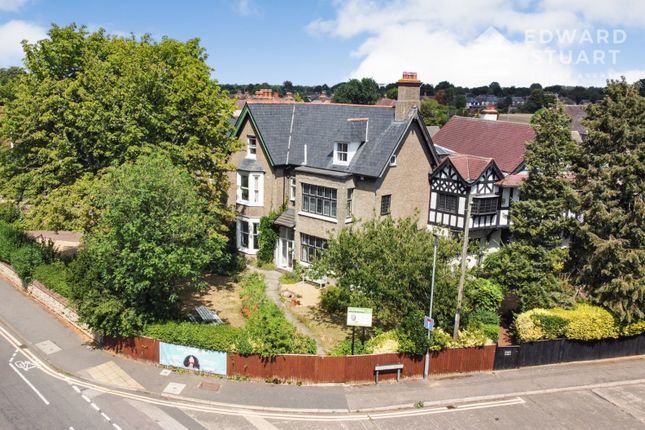 6 bedroom semi-detached house for sale