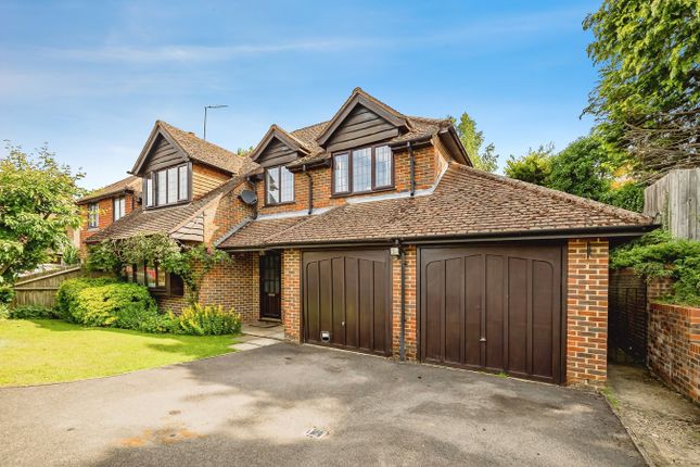 Magpie Close, High Wycombe HP10 4 bed detached house for sale