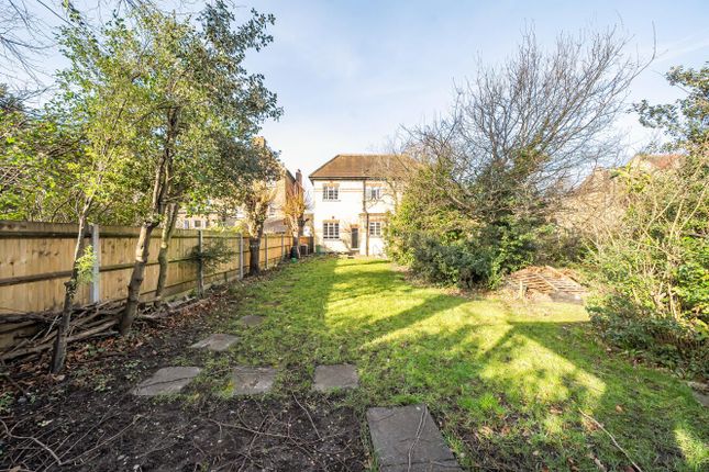 Hayne Road, Beckenham, Kent, BR3 3 bed flat for sale