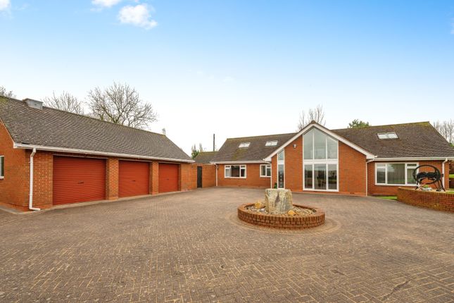 6 bedroom detached house for sale