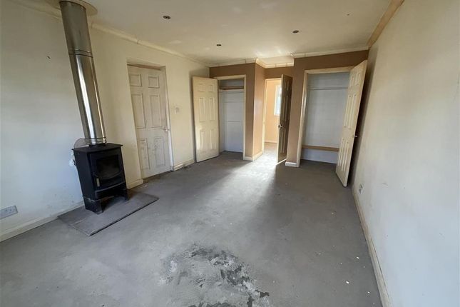 3 bed semi-detached house