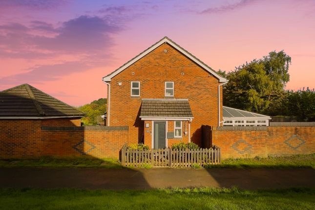 Ashcombe Crescent, Warmley, Bristol 3 bed semi