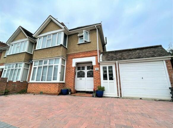 3 bedroom semi-detached house for sale