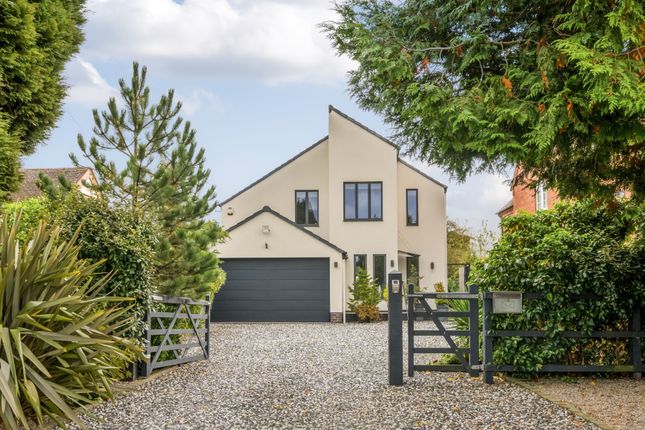 5 bed detached house