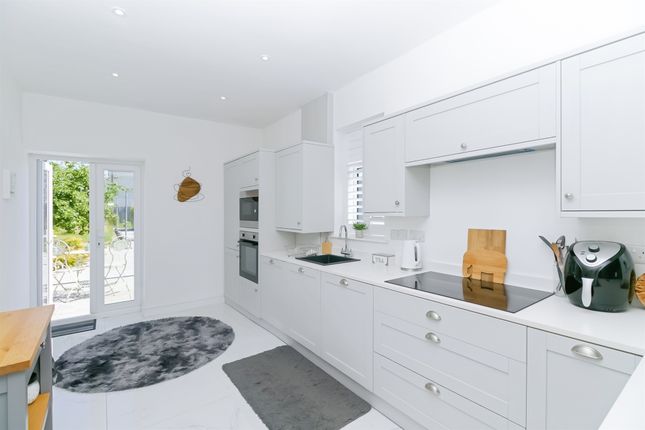 3 bed semi-detached bungalow