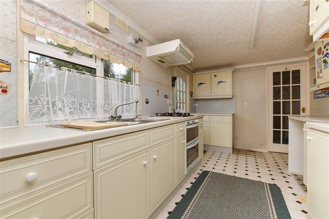 Ashurst Drive, Tadworth, Surrey 2 bed park home for sale