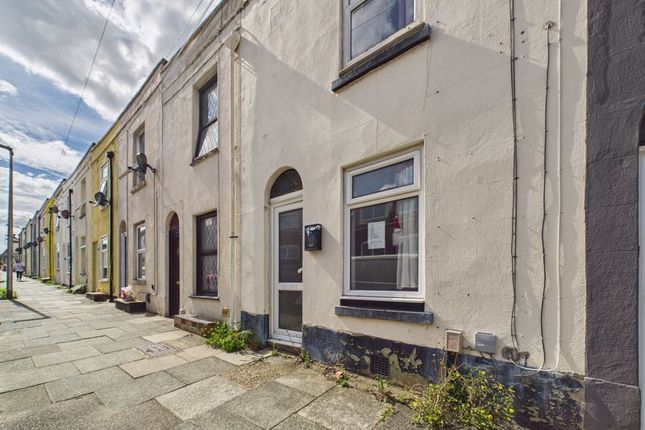 Saxton Street, Gillingham 2 bed terraced house for sale