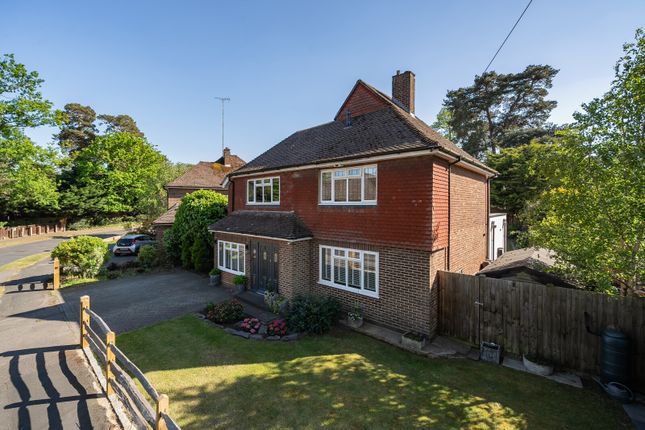 Lincoln Drive, Pyrford, GU22 4 bed detached house for sale