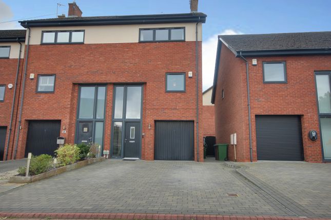 3 bedroom semi-detached house for sale