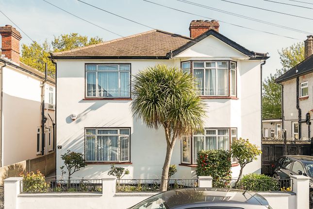 Saxon Road, London 3 bed apartment for sale