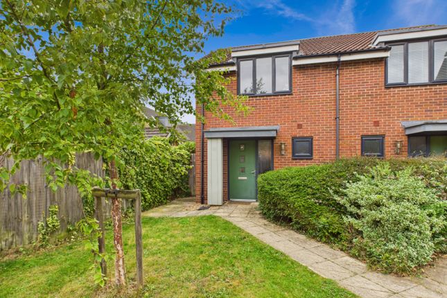 2 bedroom semi-detached house for sale